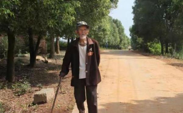 一等功臣隱居64年,做手術兒子去報銷,老人怒斥:家裡出不起錢? 一等功臣隱居64年,做手術兒子去報銷,老人怒斥:家裡出不起錢?