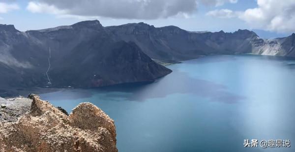 長白山天池，中朝兩國界湖，難得一見的火山口仙境