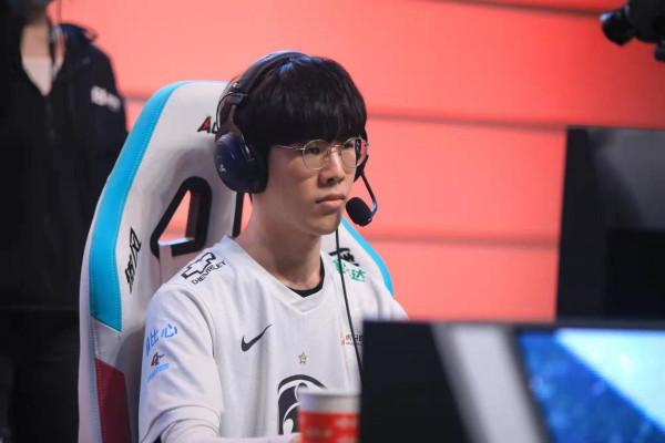 LPL頂尖中單告別賽場,LGD核心選手離隊,JDG關注Rookie和Tshy LPL頂尖中單告別賽場,LGD核心選手離隊,JDG關注Rookie和Tshy