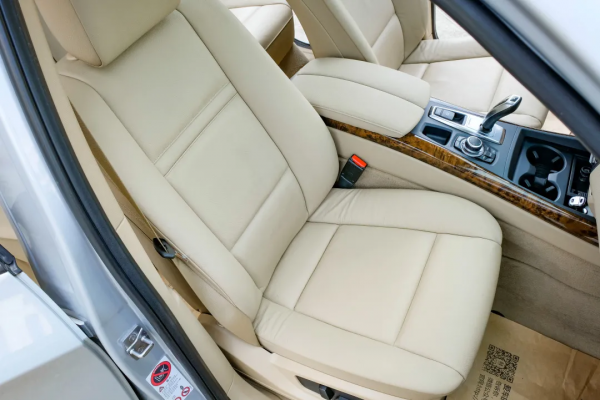 二手寶馬X5硬實力面面俱到，20來萬價效比令人怦然心動