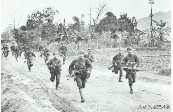 1979年&comma;團長從望遠鏡裡看見兒子犧牲在越軍機槍下&comma;一天後攻克沙巴