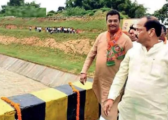 印度“基建病夫”十大畫面：大壩修42年 高鐵坑哭日本 大橋建成就垮