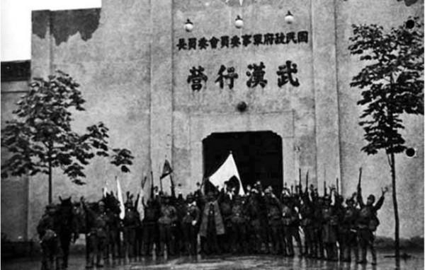 如果美國當年沒研製出原子彈，那麼日本還會不會投降