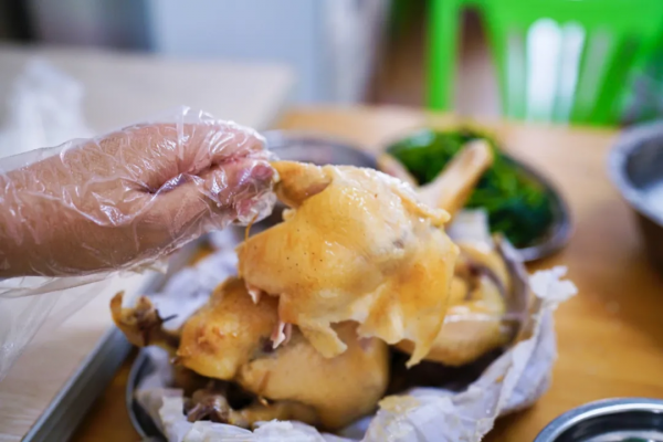 和廣東打了50架,也沒在“誰更會吃雞”這個問題上分出高下 和廣東打了50架,也沒在“誰更會吃雞”這個問題上分出高下