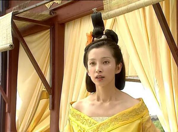 女星大火前的經歷，林心如演丫鬟，楊怡跑6年龍套，各有各的辛酸