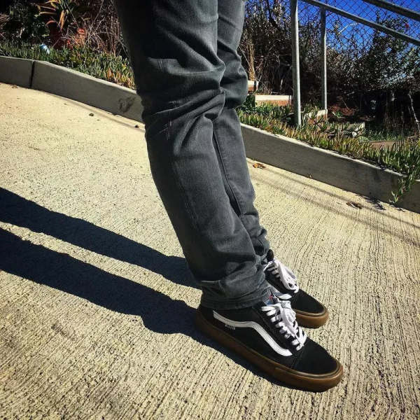 世界上最陡峭的街道，普通的車都上不去，恐高的人會害怕