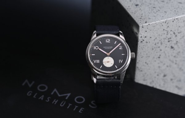 萬元級德系腕錶標杆：NOMOS Club 738.S4