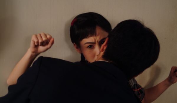 2011年，尚於博因抑鬱症跳樓自殺，1年後，其母親的舉動令人動容