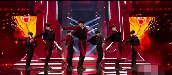 雙11晚會翻車不斷：千璽變劉歡、卷福打醬油，騰格爾你可別再作了