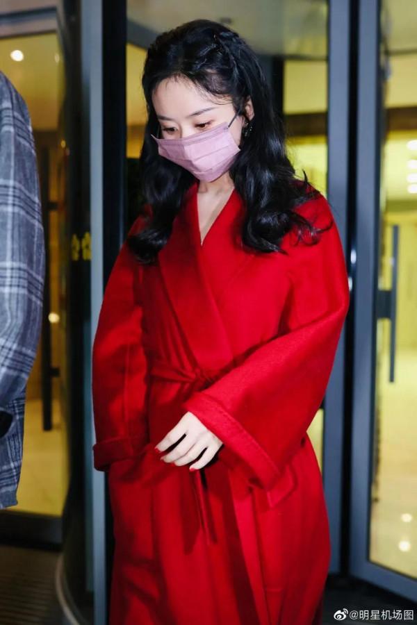 趙麗穎到底有多美，最近趙麗穎參加央視彩排的幾套穿搭太讚了