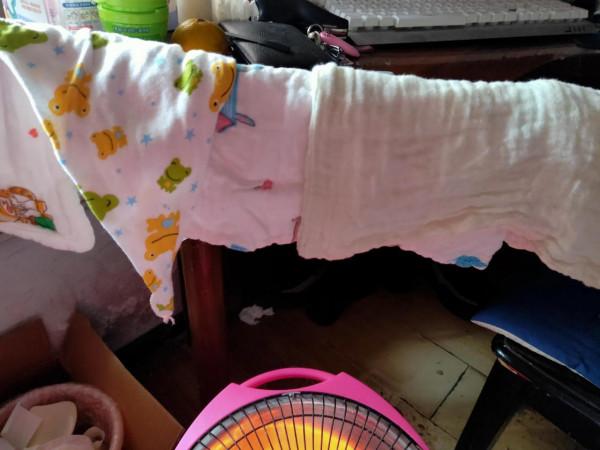 寶寶三個月，這兩天特別喜歡流口水是怎麼回事，有知道的嗎