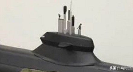 國產039C改進型亮相？採用“蓋帽”型圍殼設計，首次使用光電桅杆