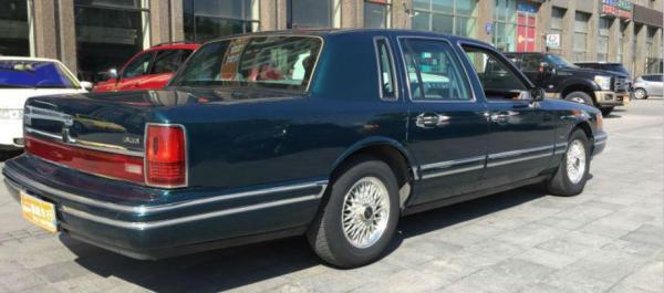 情懷老車之林肯Town Car(城市) 情懷老車之林肯Town Car(城市)