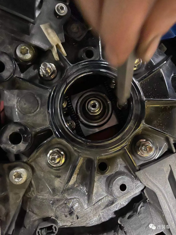 愛上跑賽道的黑武士寶馬3系，全力衝刺後才知道怎麼改車