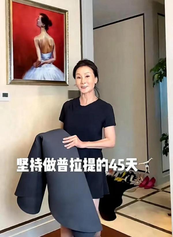 雪瑞姑姑：靠壕氣人設走紅，花甲之年活成18歲，她到底是何身份？