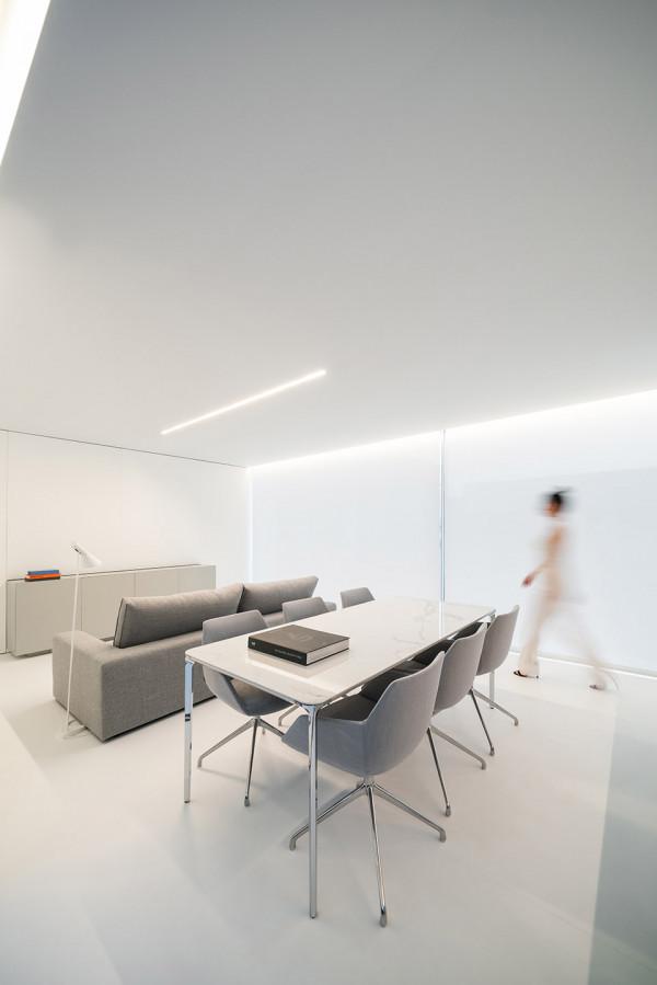 極簡主義創新型住宅:細節精確完美,居住空間冰冷又高階 極簡主義創新型住宅:細節精確完美,居住空間冰冷又高階