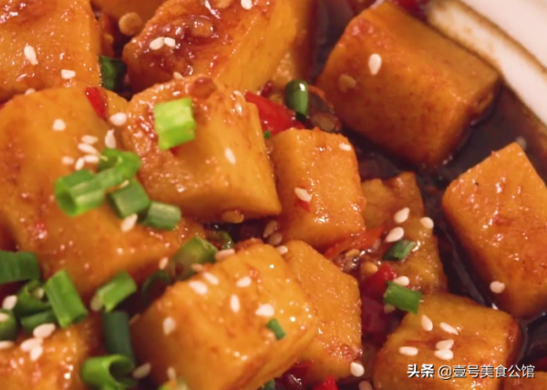 簡單好吃的醬香小米豆腐，鮮香微辣，營養味美，吃了一次還想吃