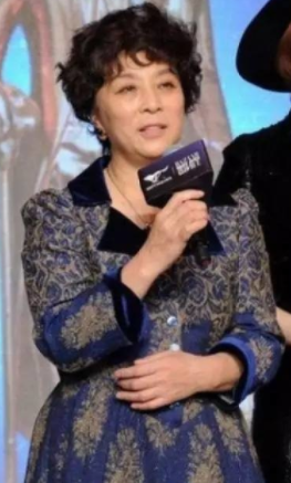 董志華：娶王京花，成名路上有淚有痛，今影帝兒子成他驕傲