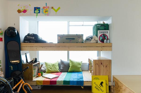 房齡40年的舊公寓，夫妻倆帶著3個孩子簡單翻新入住，獨享大露臺