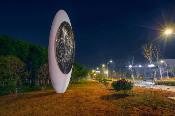 路邊的“展覽”！七件重量級城市雕塑上新，你會“偶遇”TA嗎？