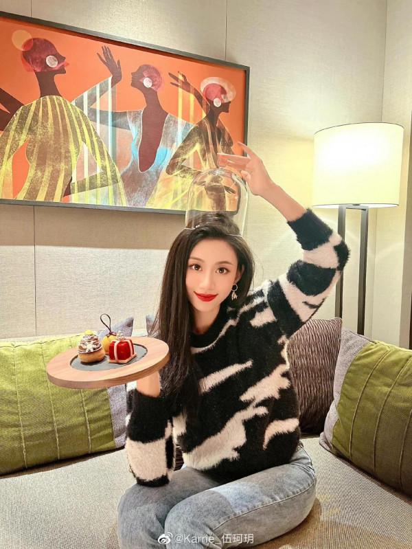 趙雅芝變馮程程，張鈞甯像雪精靈！分分秒秒被女明星聖誕照破防了