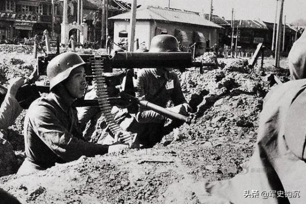 天津戰役，劉亞樓接見談判代表，坐車故意繞一大圈，陳長捷上了當