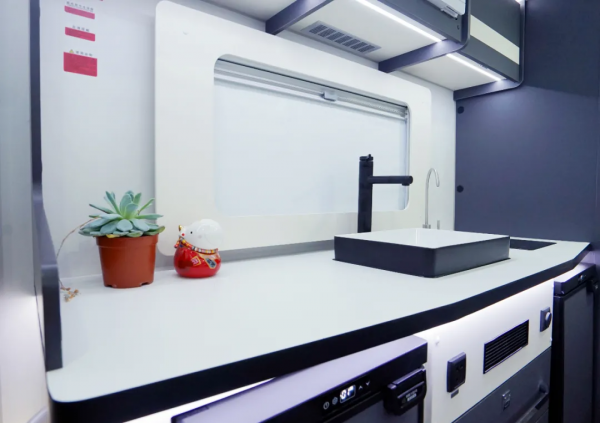 國六依維柯+豪華車內配置 賽德新旗艦“獵鷹G系列”亮相