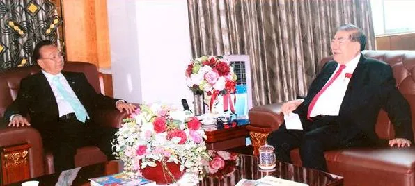 泰國燃氣大王呂木龍是個大孝子,報答慈母養育之恩落髮剃度3年 泰國燃氣大王呂木龍是個大孝子,報答慈母養育之恩落髮剃度3年