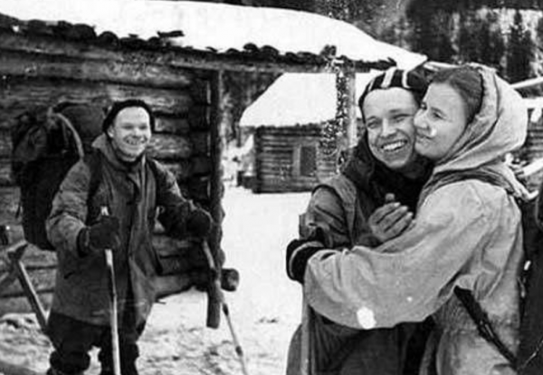 1959年，9人登山小隊誤入“死亡之山”無一人生還，真相眾說紛紜