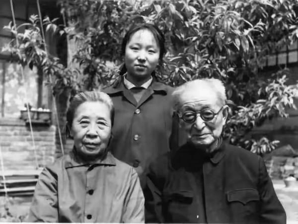 他：中共建立人之一，毛澤東頂頭上司，周恩來和朱德的入黨介紹人