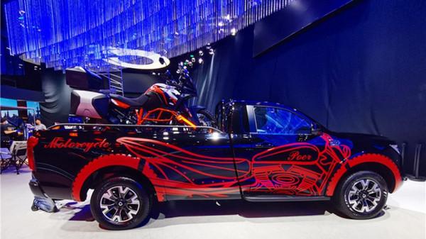 能運載摩托車出行的皮卡,長城機車炮調整了些啥? 能運載摩托車出行的皮卡,長城機車炮調整了些啥?