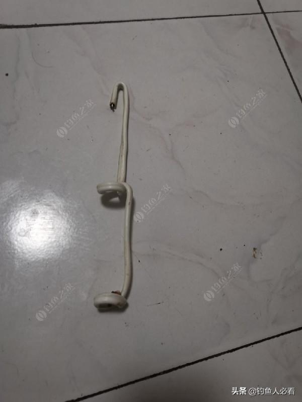 小物件巧構思細雕琢做成一個多功能的小釣具