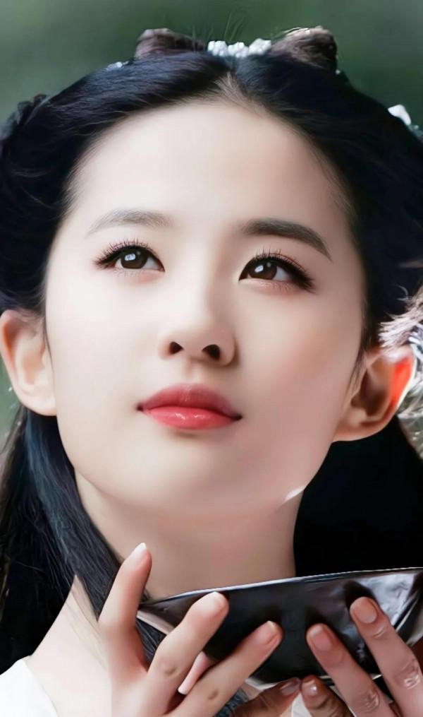 金庸對劉亦菲說，只有你演小龍女，世人才會覺得我沒有騙他們