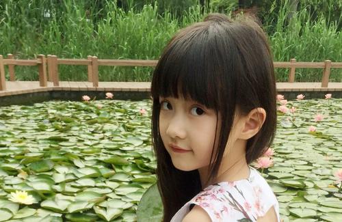 童星紀姿含自曝素顏近照，網友：有點長殘了