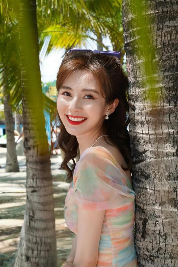 路晨，實力與顏值兼具的人氣小花旦