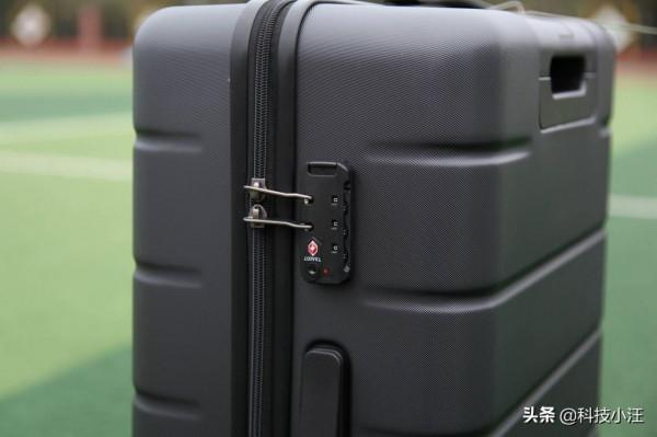 開學了，行李箱咋選？小米旅行箱又大又能裝，秉持小米一貫價效比