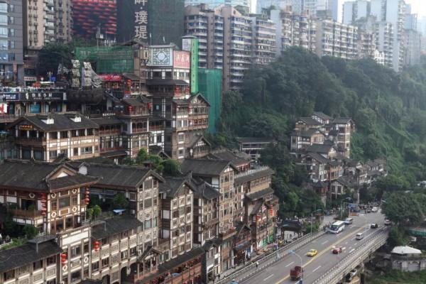 打卡網紅景點，也要警惕網路奔現遇“照騙”