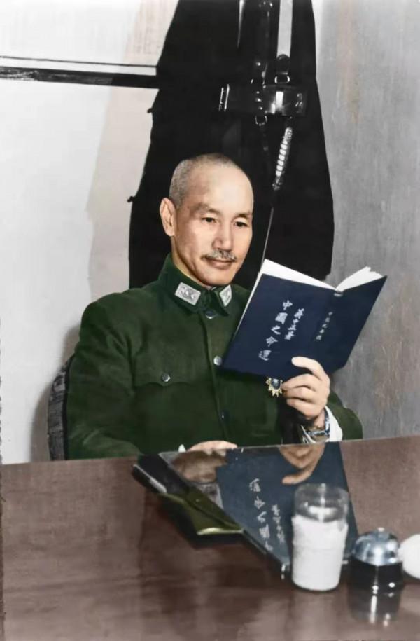 在《讓子彈飛》的原著小說《盜官記》中,張麻子的結局如何 在《讓子彈飛》的原著小說《盜官記》中,張麻子的結局如何