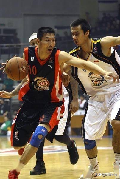 人物|17歲學籃球,42歲退役,換過8支球隊,被稱作CBA“活化石” 人物|17歲學籃球,42歲退役,換過8支球隊,被稱作CBA“活化石”