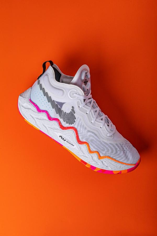 Nike 不裝了！究極變態的「頂級緩震」球鞋即將發售