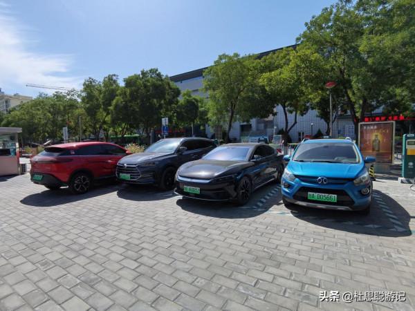 漢EV自駕甘肅，免費停車的充電樁最方便，參觀亞洲最大室內臥佛