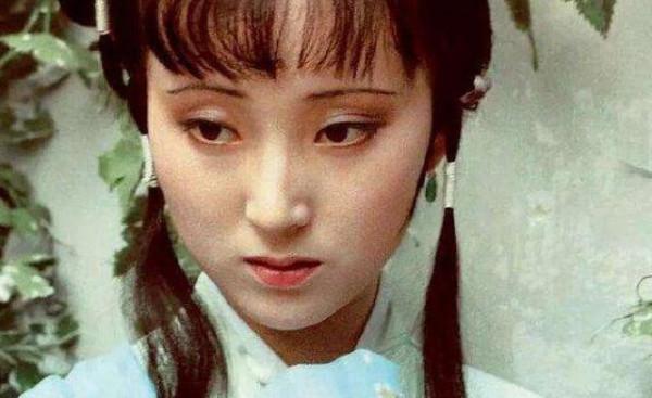 林黛玉進賈府僅僅是謹小慎微嗎？她和王夫人首次對話就鋒芒畢露