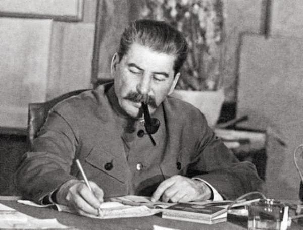 披露:毛主席為何不願在1948年成立中央政府 披露:毛主席為何不願在1948年成立中央政府