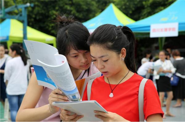 三無家庭的考生，勸你儘量別學醫，畢業生資料會讓你“人間清醒”