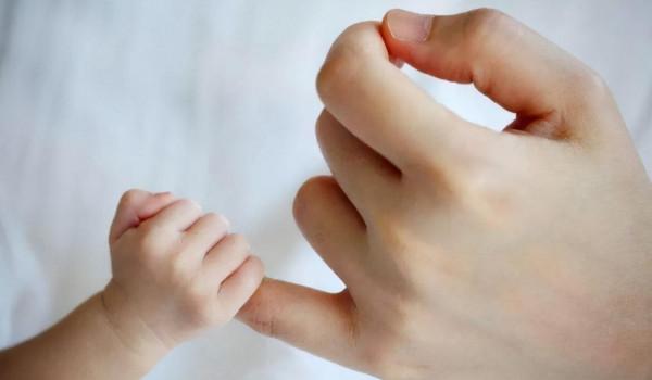 0-3歲孩子動作發展的時間線 建議寶爸寶媽收藏