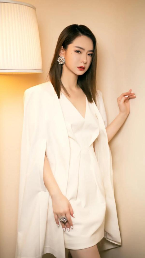 戚薇，冷豔女王