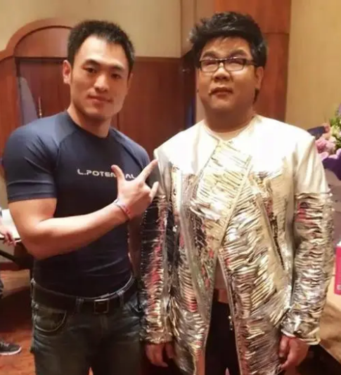 從勵志的盲人歌手到人人唾棄，楊光怎麼就走到了今天這種地步？