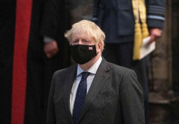 希臘人燒掉美國國旗,莫里森出訪被拒,法國仍舊不想放手大單 希臘人燒掉美國國旗,莫里森出訪被拒,法國仍舊不想放手大單