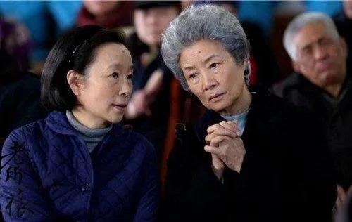 81歲的呂中嫁給了《西遊記》裡“鎮元大仙”,一對兒女都很爭氣 81歲的呂中嫁給了《西遊記》裡“鎮元大仙”,一對兒女都很爭氣