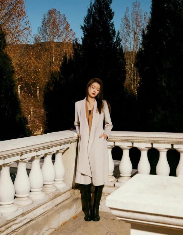 孫怡清冷質感封面大片，孫怡好有氣質